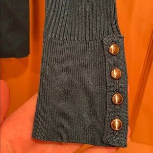 WhiteHouseBlackMarket top in XXSP—very soft fabric